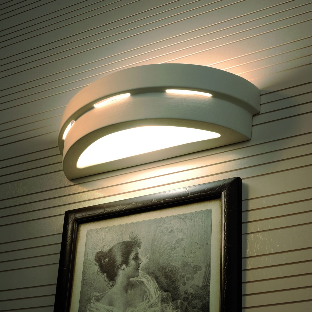 Helios Ceramic Wall Lamp - Elegant and Modern Lighting for Your Home