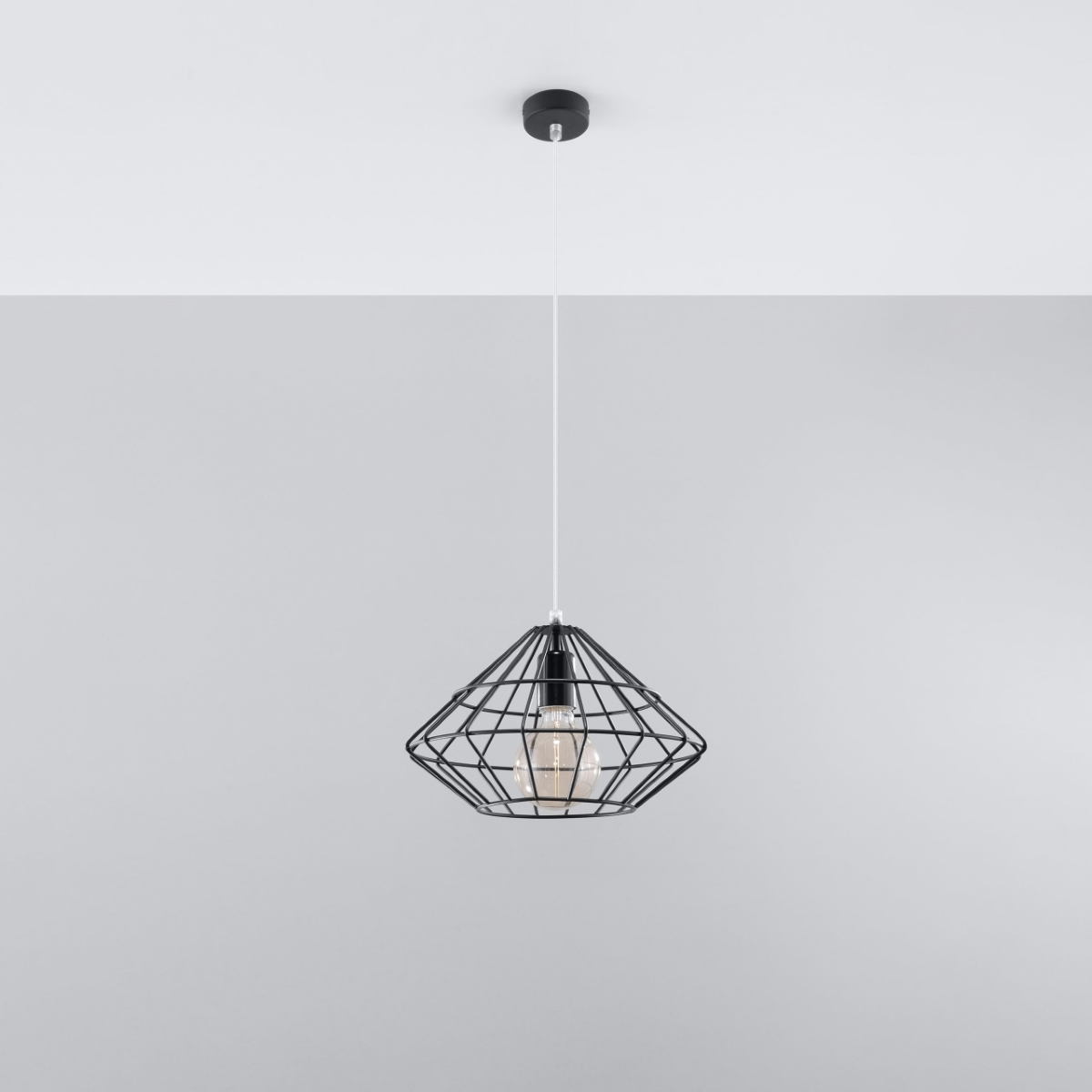 Pendant Lamp UMBERTO Black - Industrial Minimalism meets Classic Design