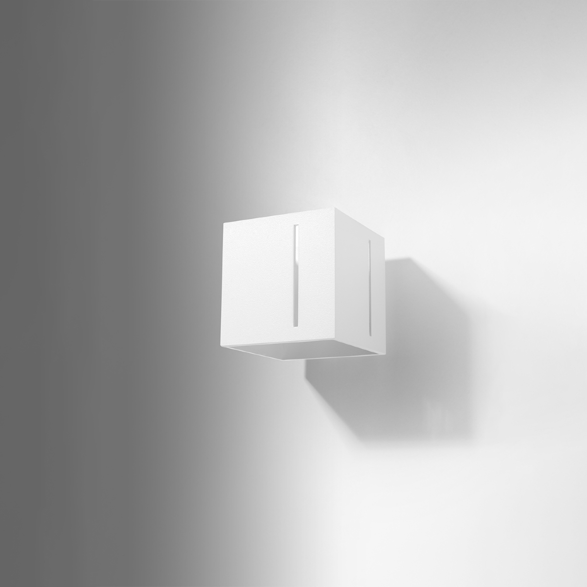 Elegant Wall lamp PIXAR white - Illuminate Your Space with Style