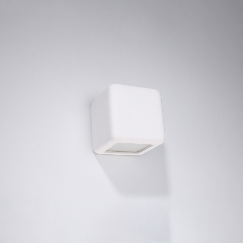 Elegant Ceramic Wall Lamp - Illuminate Your Home with NESTA