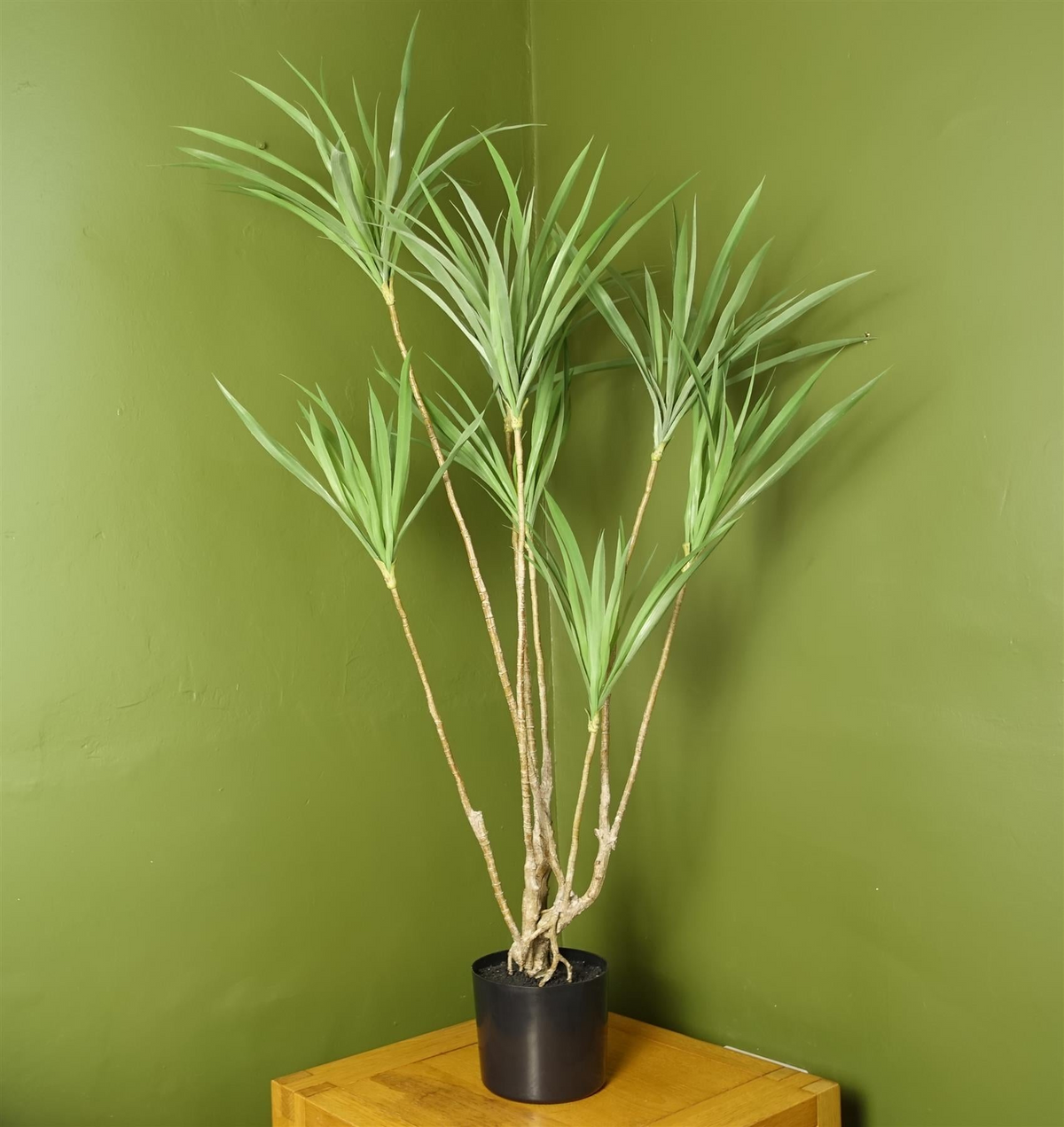 Dragon Plant Dracaena Tree Artificial 125cm Look - Lifelike Replica for Indoor Decoration